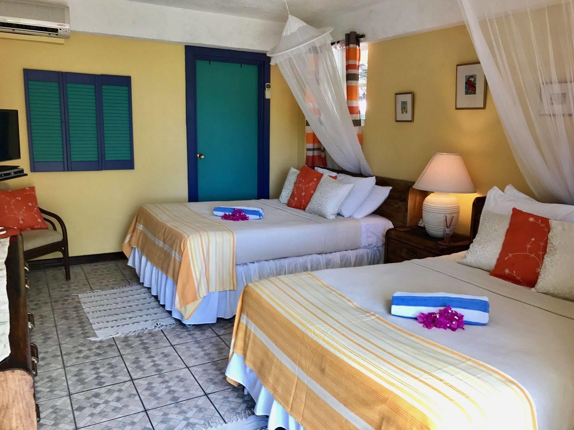 Villa Capri Cap Estate Εξωτερικό φωτογραφία